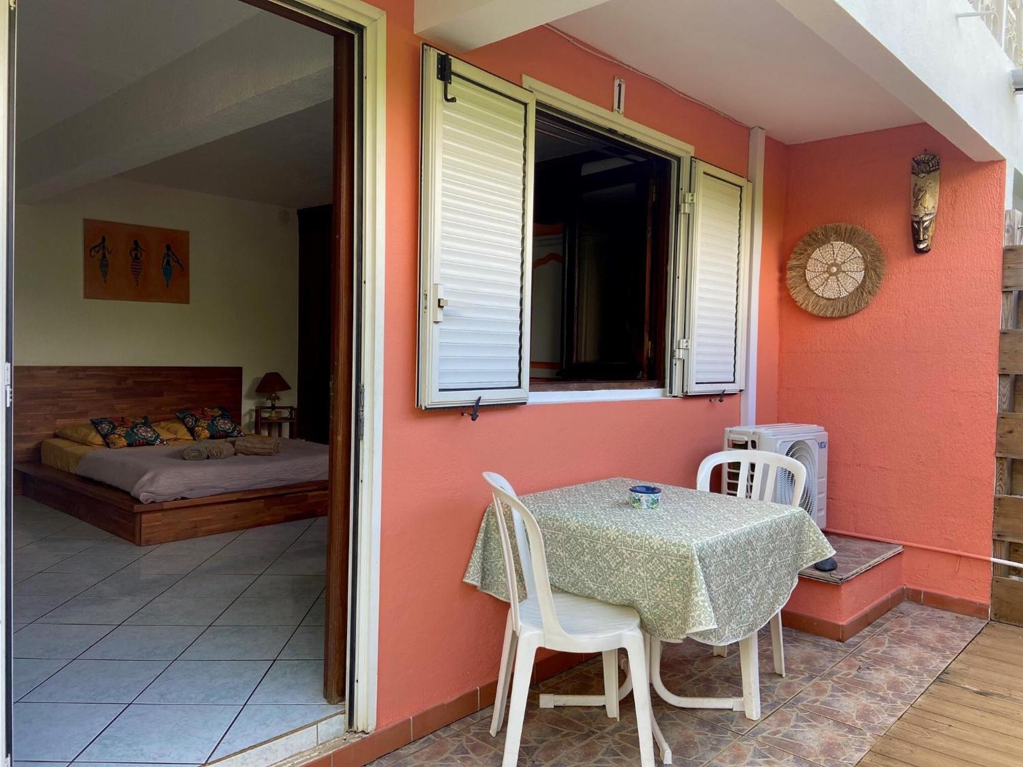 Le Caillou Blanc Bed & Breakfast Saint-Paul Exterior photo